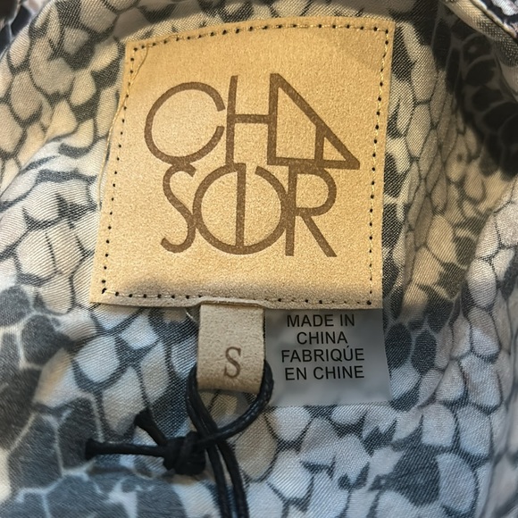 NWT, chaser, women’s silky cap sleeve dress, V-neck, button detail down front - Picture 10 of 11